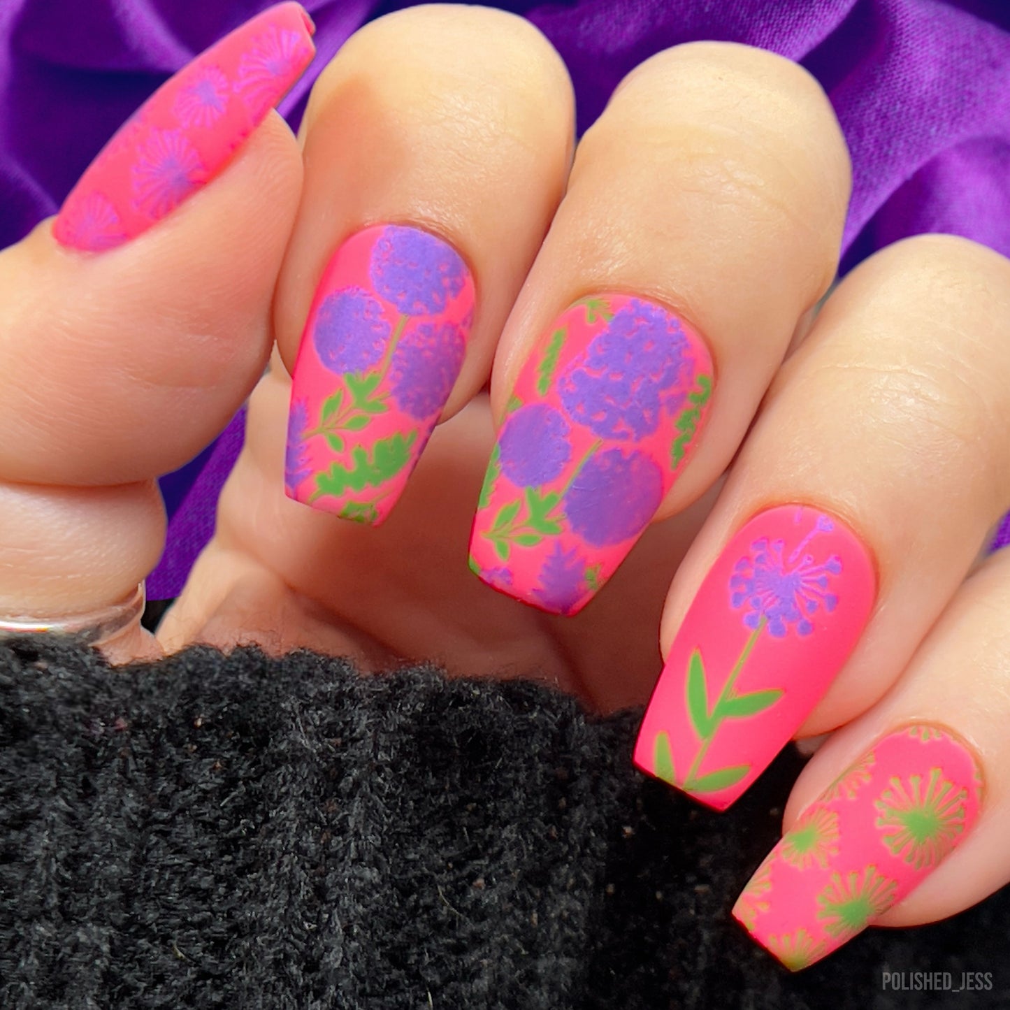 In the Wind (CjS-157) Etched Nail Art Stamping Plate