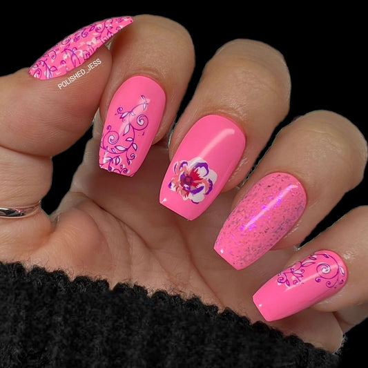 stunning-bright-manicure-showing-nail-art-designs-of-roses-and-vines-with-leaves