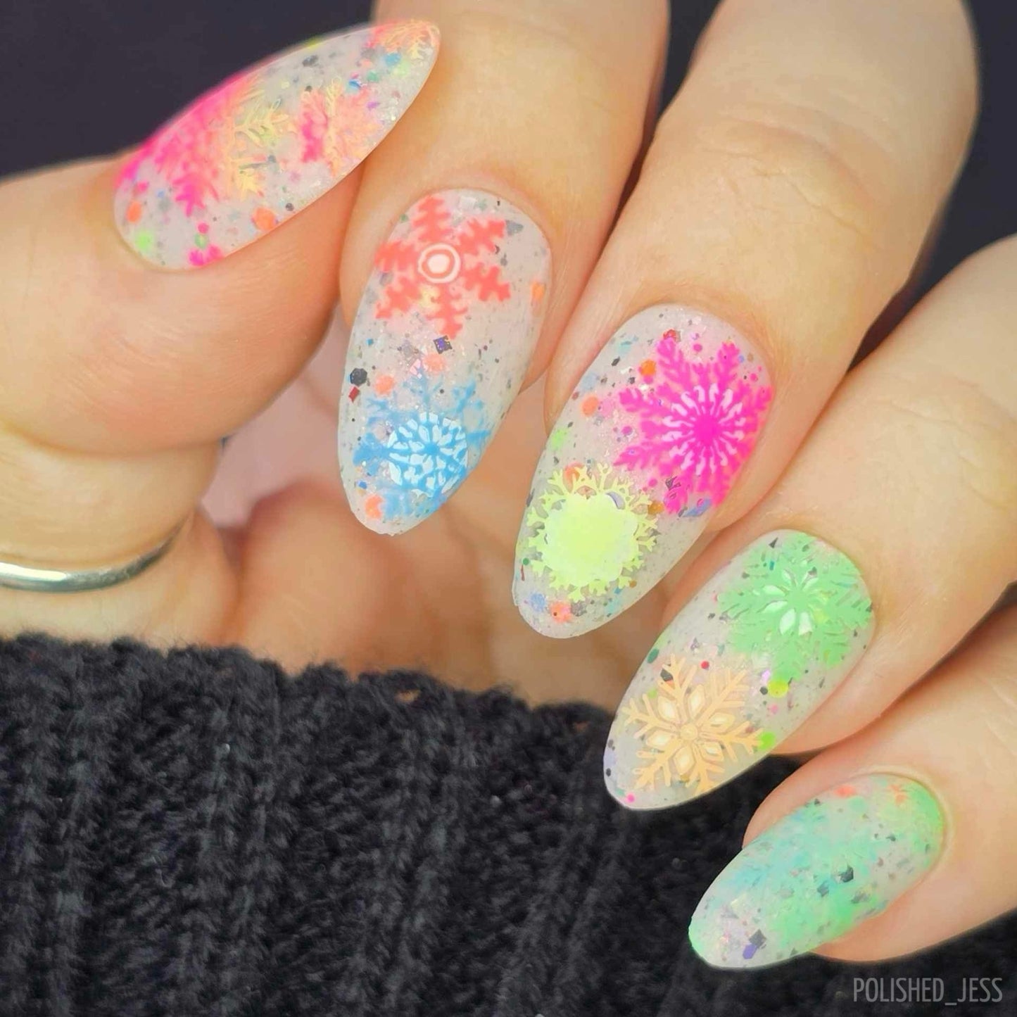 In the Frosty Air (CjSC-24) Etched Nail Art Stamping Plate