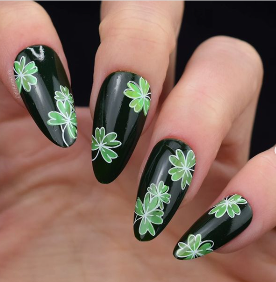 Pretty Clover (CjSH-105) Etched Nail Art Stamping Plate