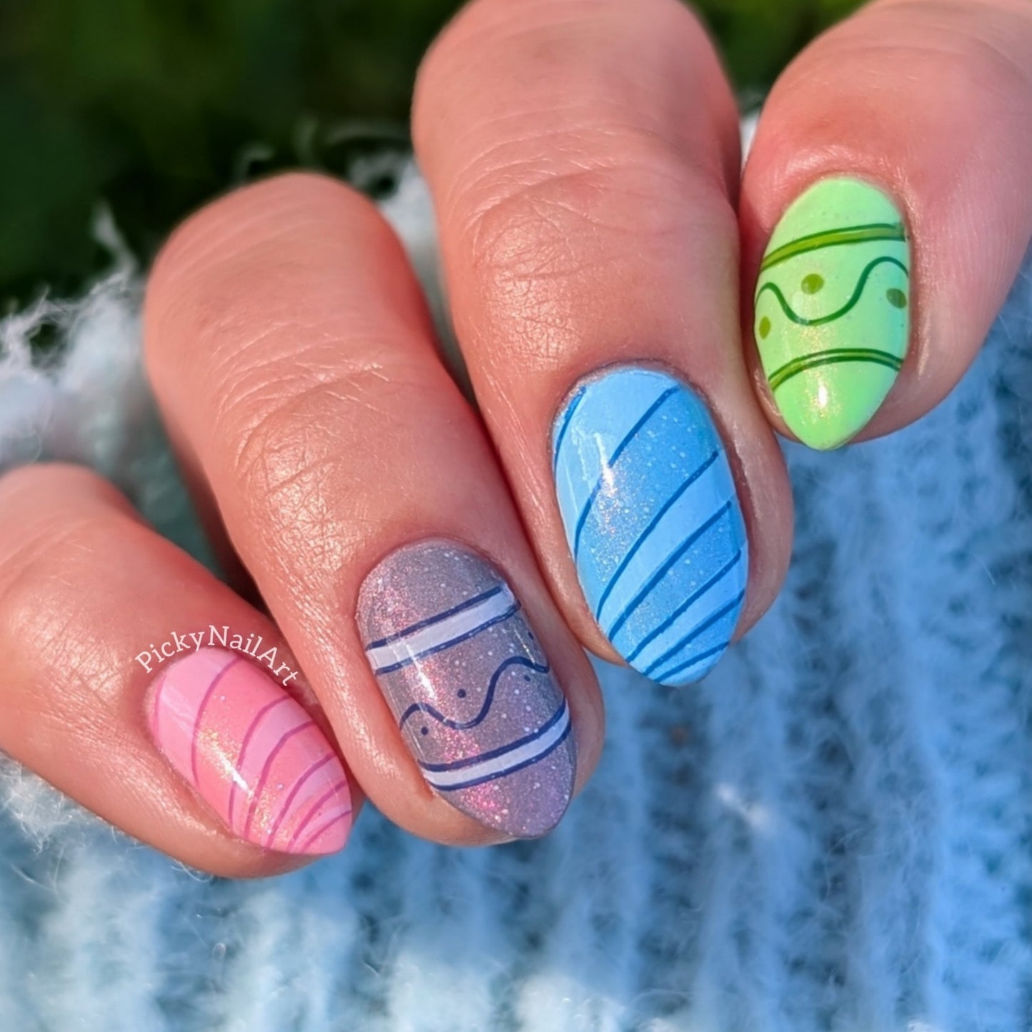 EGGstatic (CjSH-109) Etched Nail Art Stamping Plate