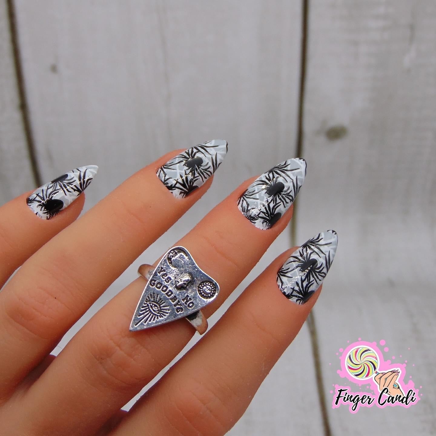 stunning-manicure-with-full-coverage-nail-art-designs-of-spiders