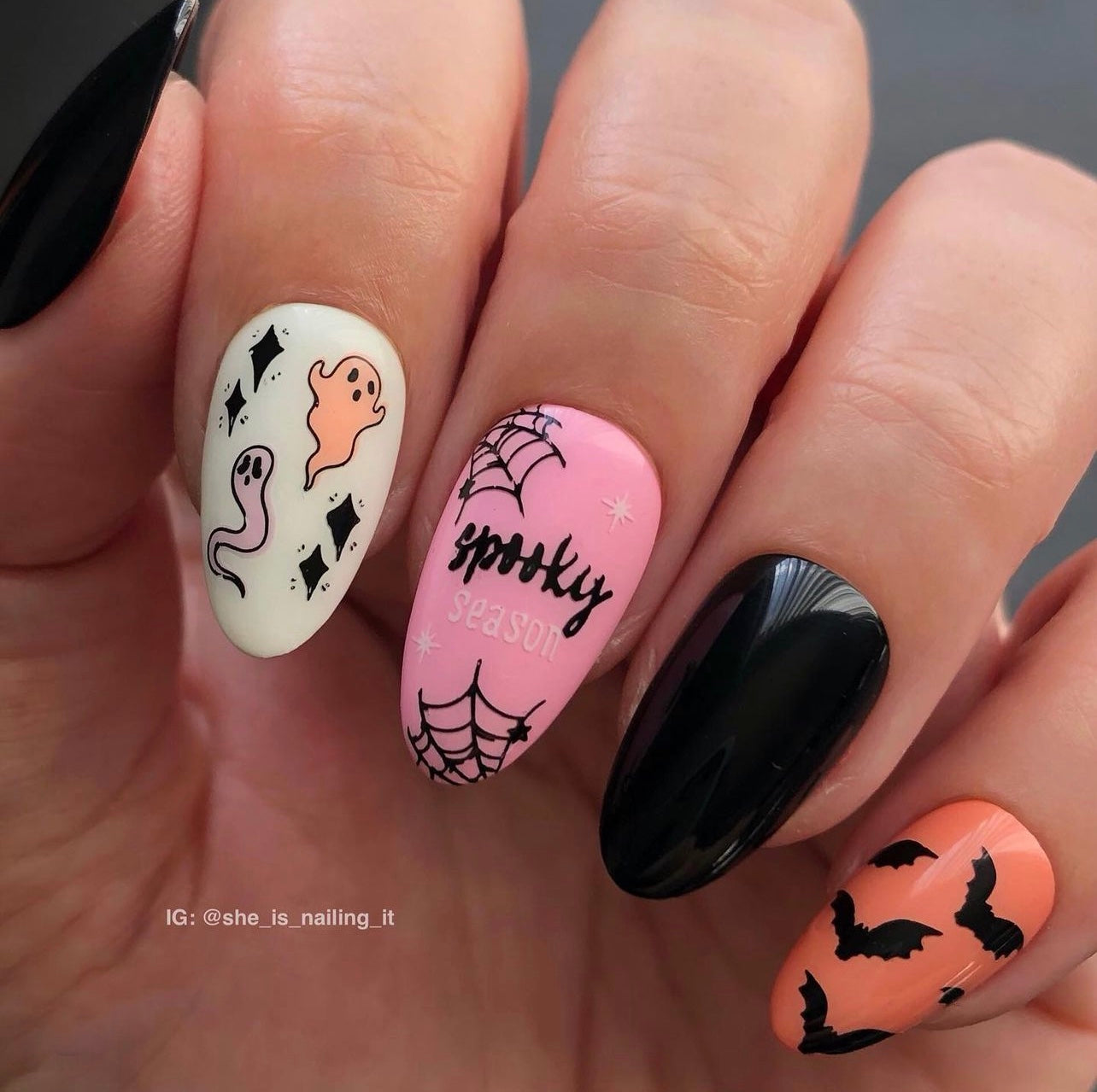 Cozy Crypt (CjSH-94) Etched Nail Art Stamping Plate