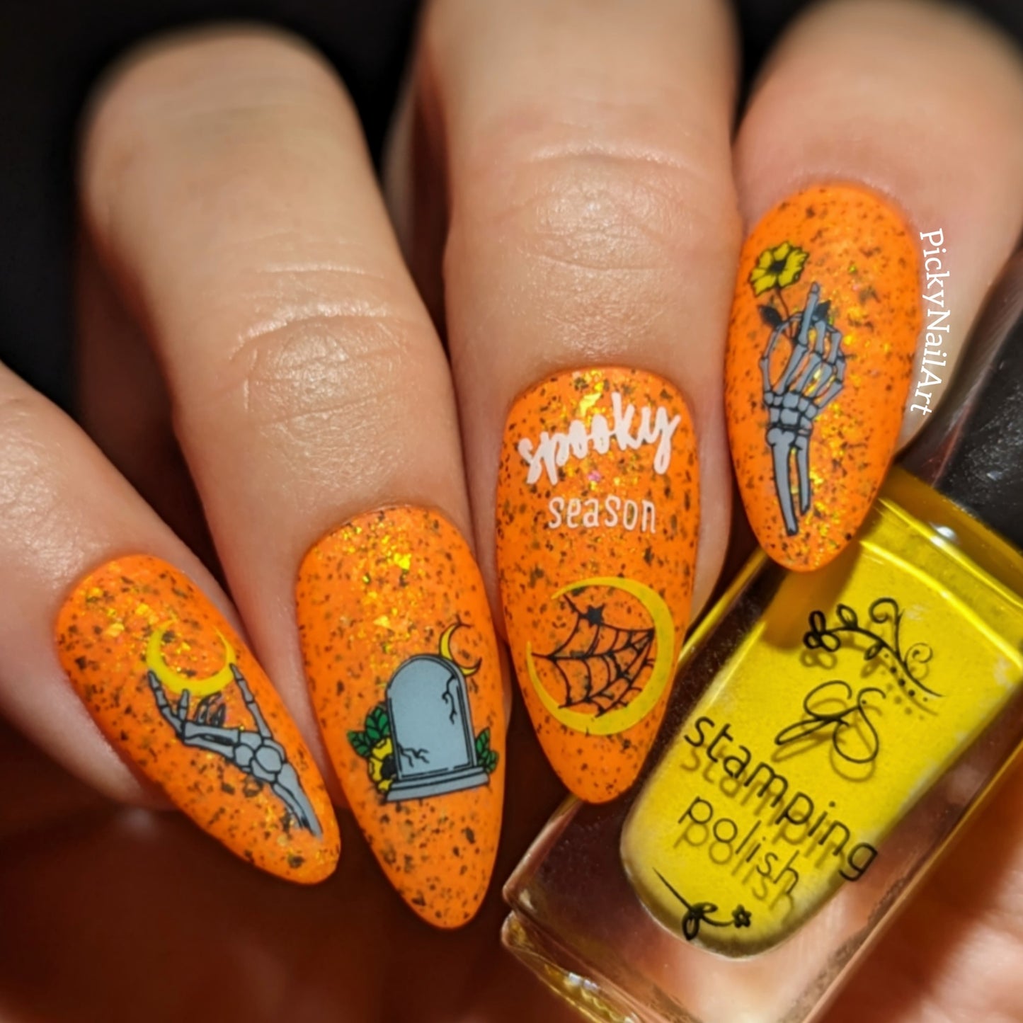 Cozy Crypt (CjSH-94) Etched Nail Art Stamping Plate