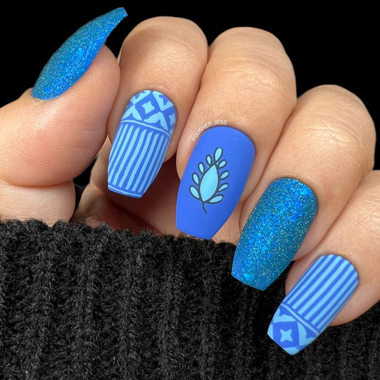 bold-manicure-with-nail-art-designs-of-modern-patterns