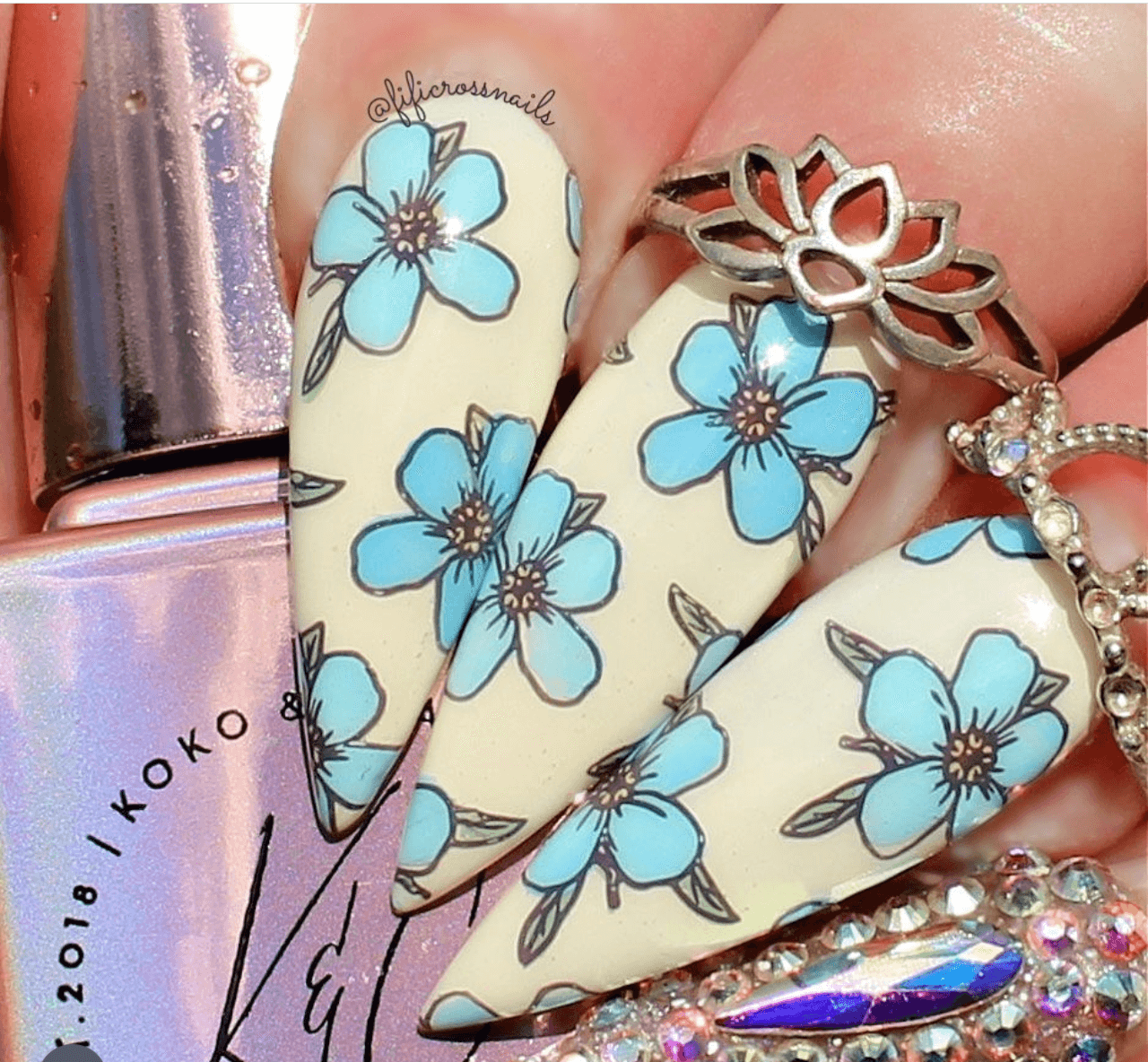 stunning-manicure-with-full-coverage-nail-art-designs-of-flowers