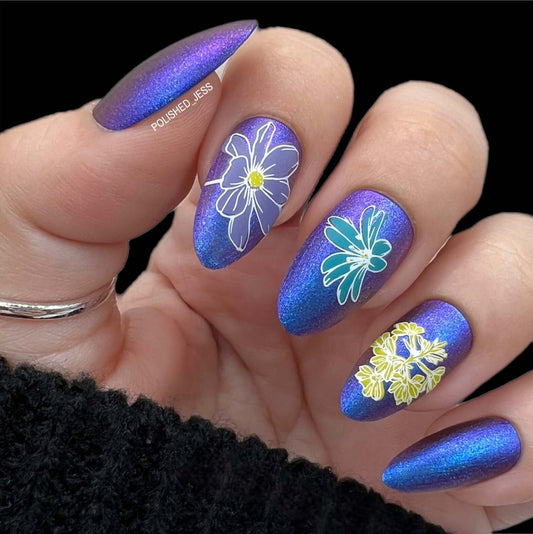 shimmery-manciure-with-nail-art-stamping-designs-of-flower-heads