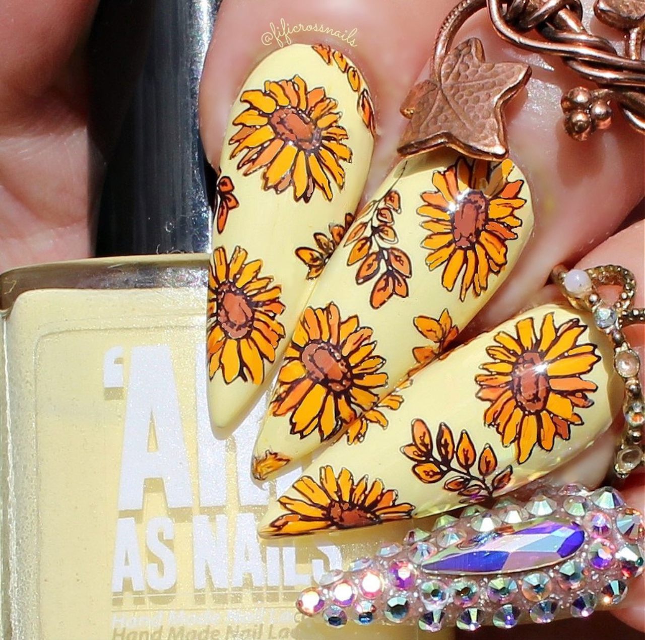 manicure-with-full-coverage-nail-art-designs-of-sunflowers