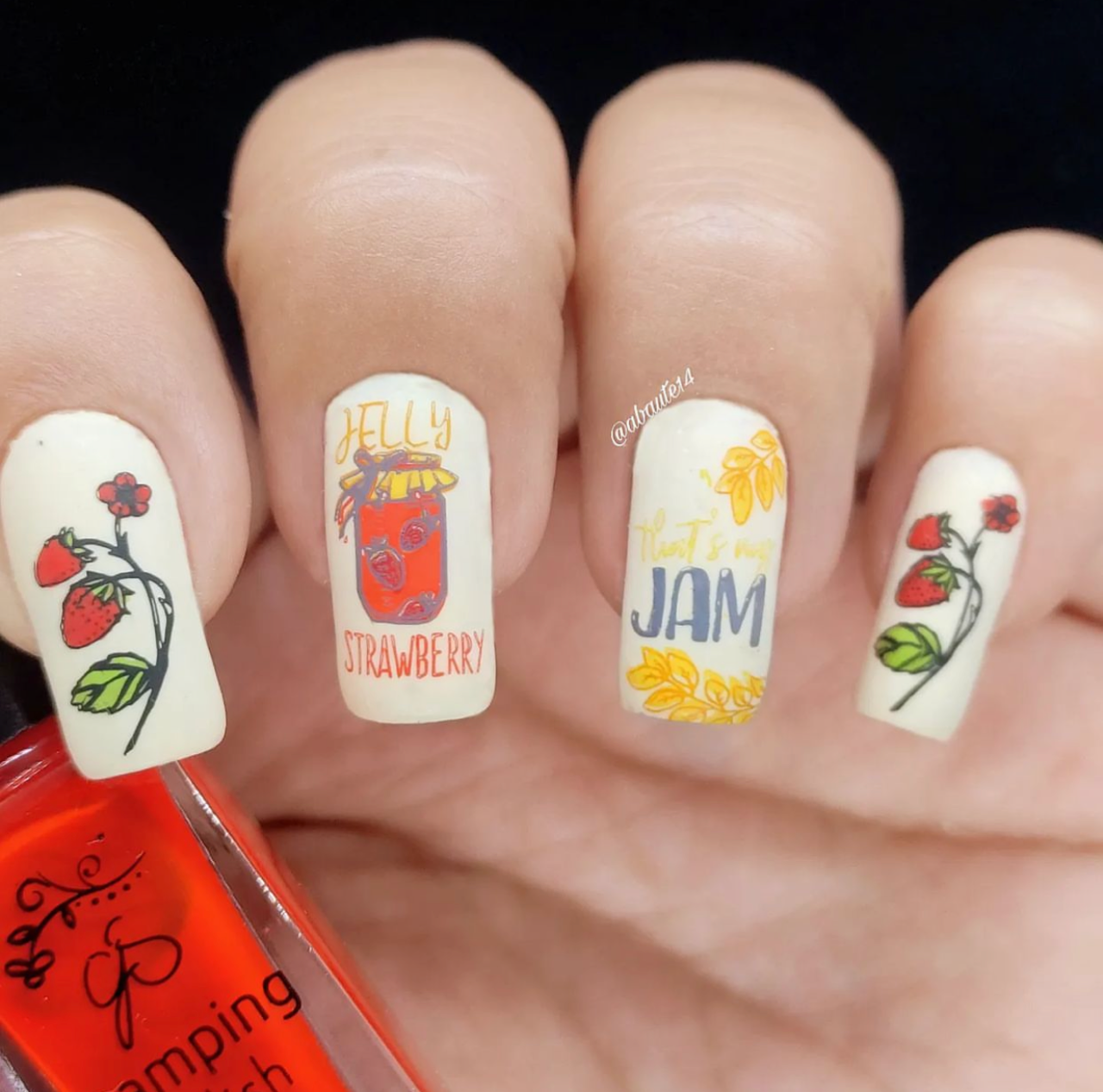 stunning-amnicure-with-nail-art-designs-of-a-strawberry-jam-jar-and-strawberry-plants