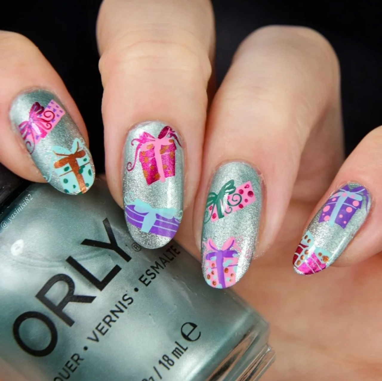 Festive & Flirty (CjS C-35) Steel Nail Art Stamping Plate