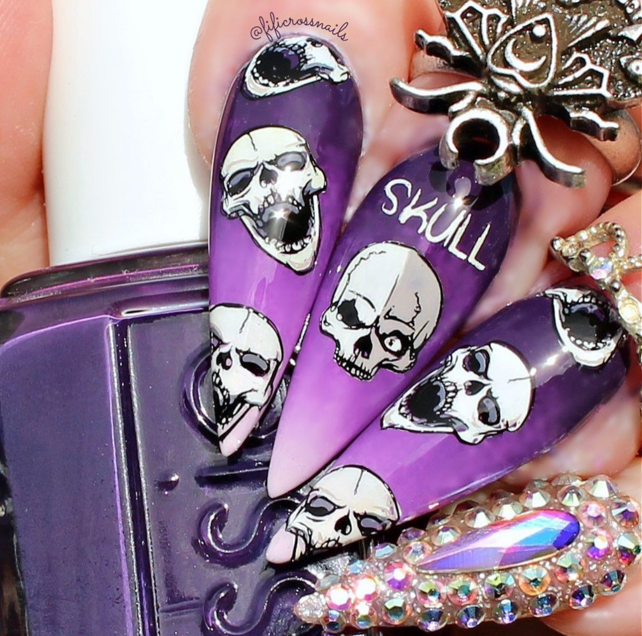 Clattering Bones (CjS-H-81) Etched Nail Art Stamping Plate