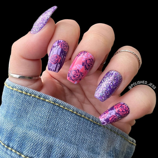 stunning-manicure-with-nail-art-designs-of-roses