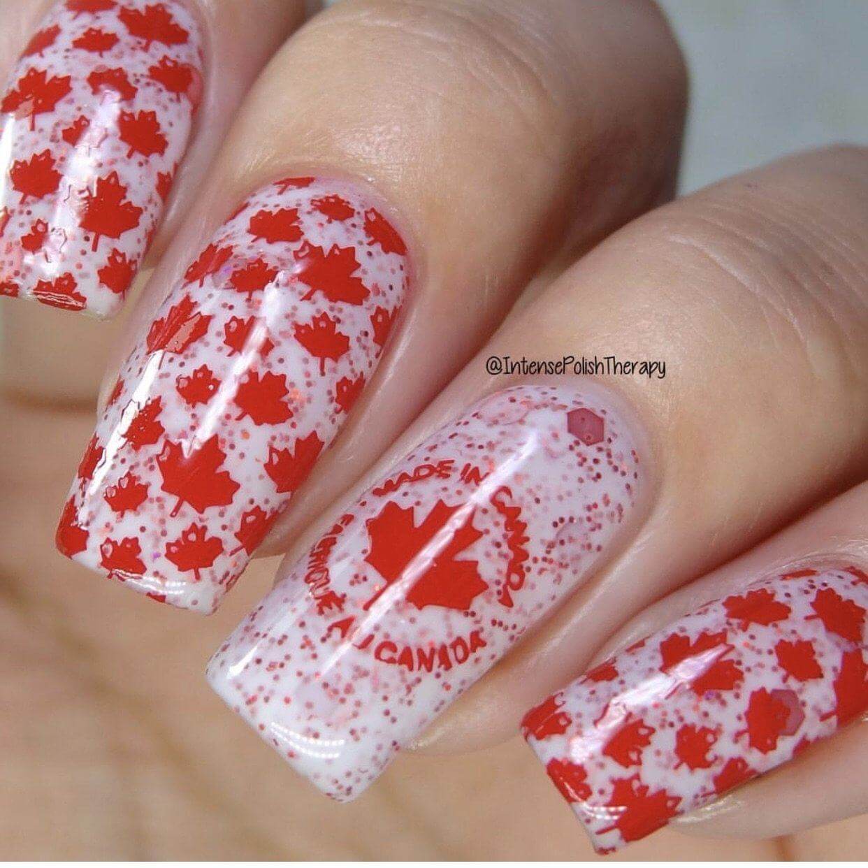 Beautiful-manicure-showing-ful-coverage-maple-leaf-nail-art-designs