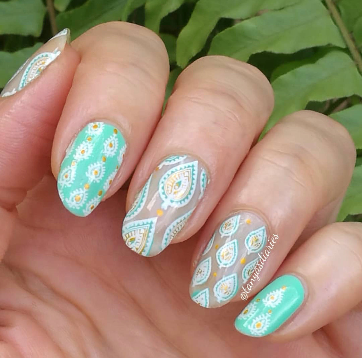 Namaste - India (CjSLC-76) Etched Nail Art Stamping Plate