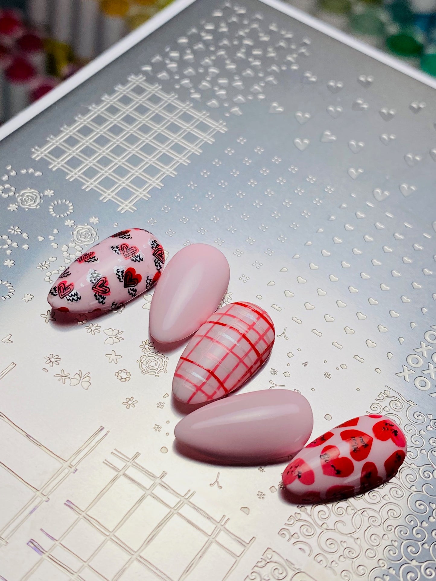 Hugs & Kisses (CjSV-58) Etched Nail Art Stamping Plate