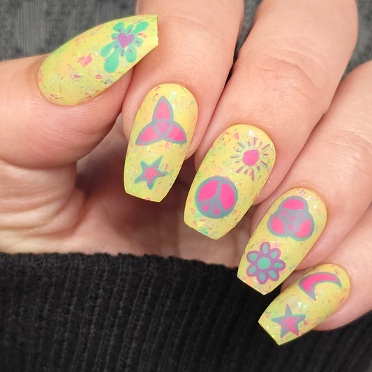 Sign Me Up! (CjS-401) Etched Nail Art Stamping Plate