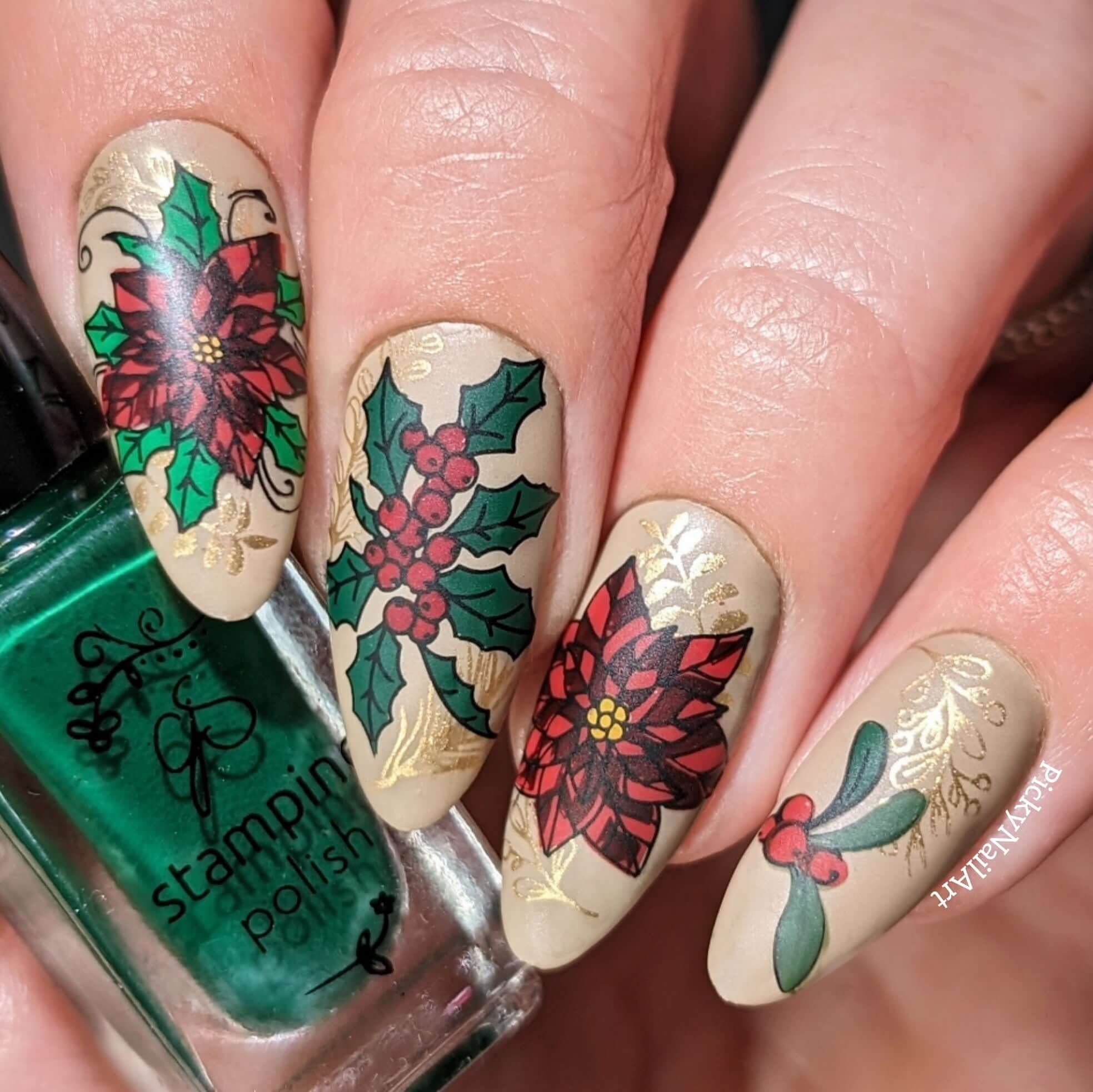 stunning-manicure-with-layered-nail-art-designs-of-poinsettias-holly-and-ivy