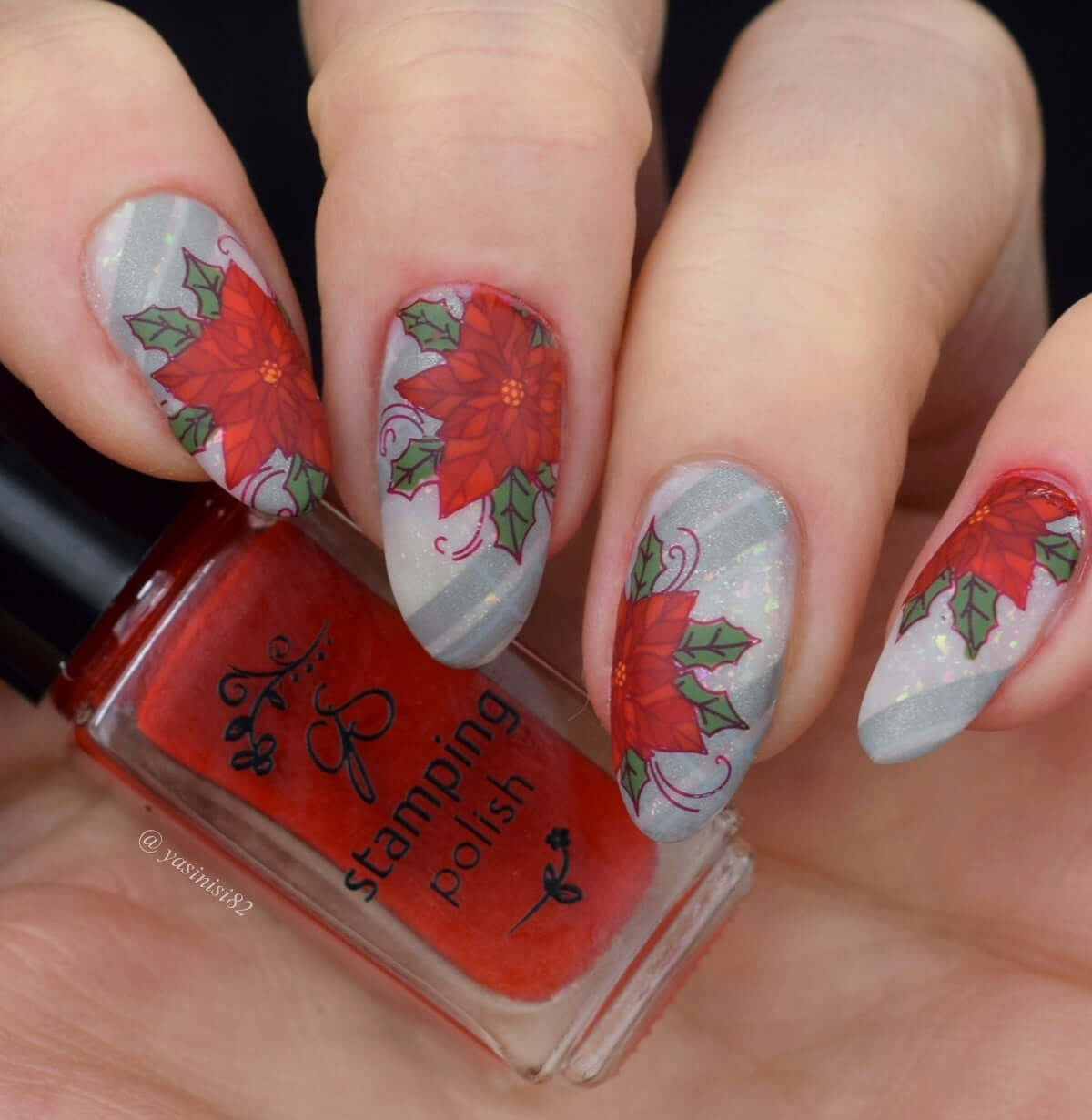 gorgeous-manicure-with-layered-nail-art-designs-of-poinsettias 