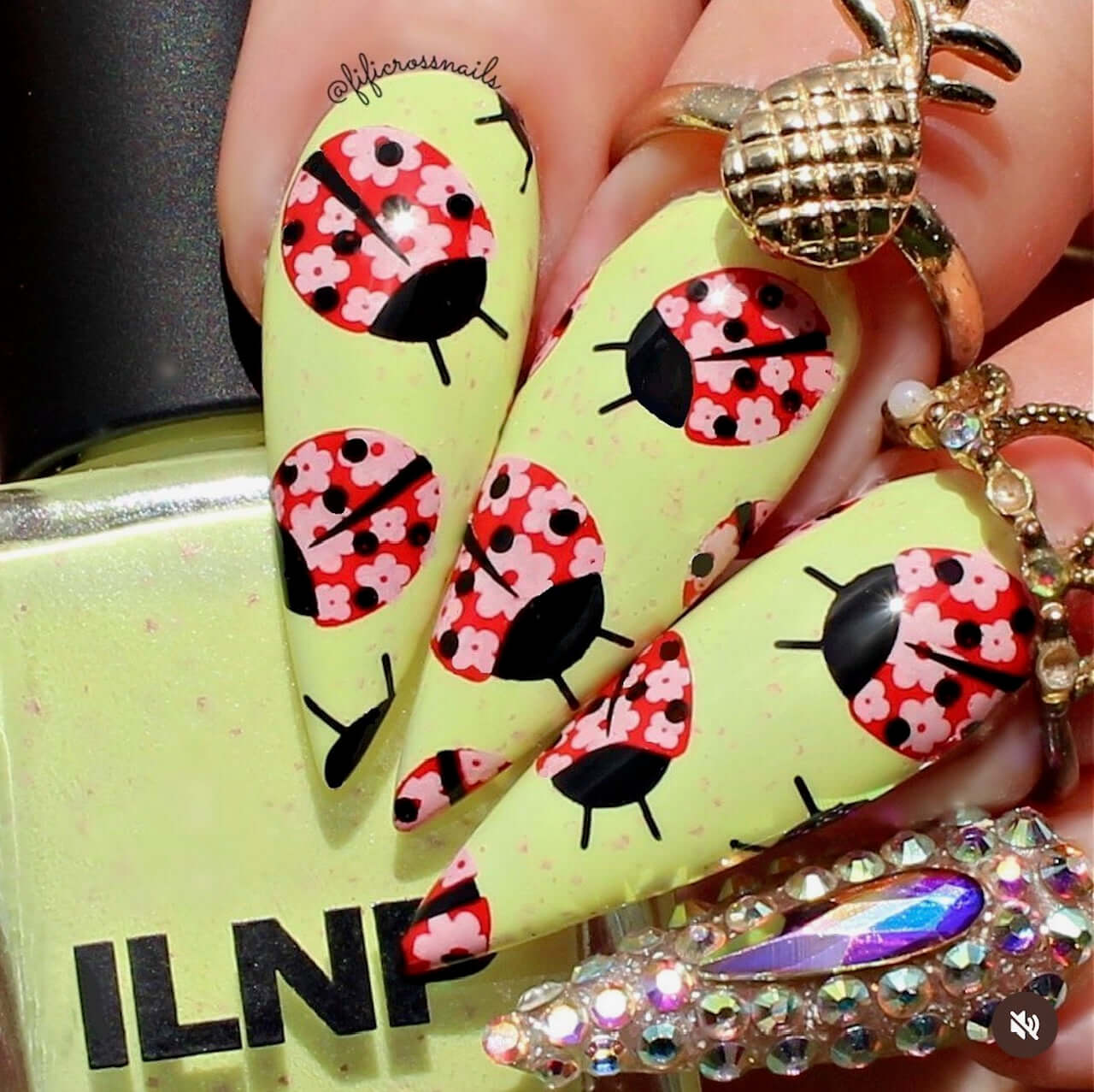 beautiful-manicure-with-full-coverage-nail-art-designs-of-ladybugs