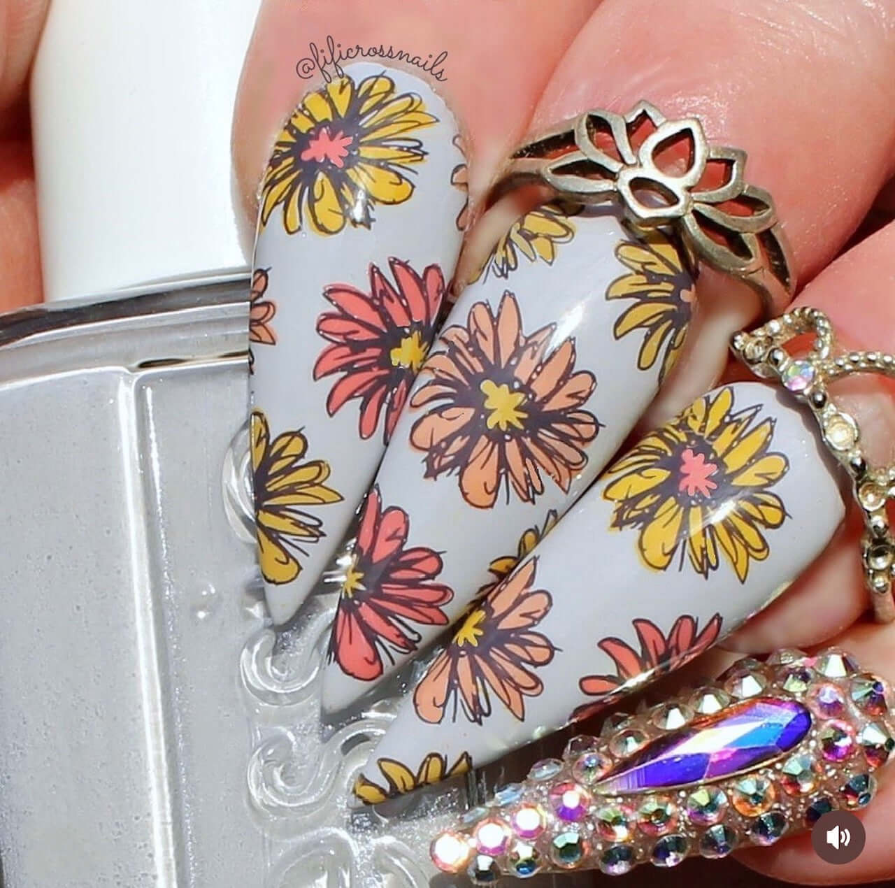 bright-manicure-with-full-coverage-nail-art-designs-of-flowers