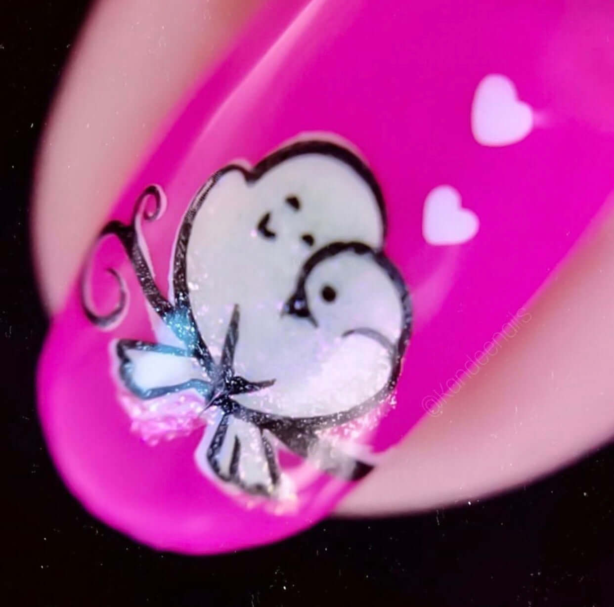single-manicure-nail-with-a-art-design-of-love-birds